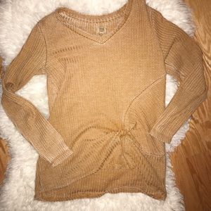 SOLD **True Craft light sweater